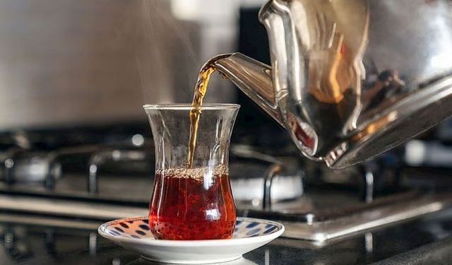 Çayı böyle demleyince günlerce bayatlamıyor! Meğer yanlış yapıyormuşuz doğru demleme yöntemi buymuş