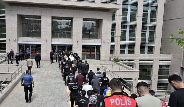 İzmir dahil 12 ilde organize suç örgütüne darbe: 103 şüpheli adliyede