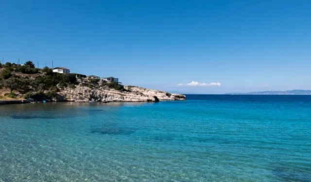 Ne Çeşme ne Urla! İzmirliler eylül denizi için ESHOT’la bu koya gidiyor: Denizin rengi, temiz havanın şifası mest ediyor