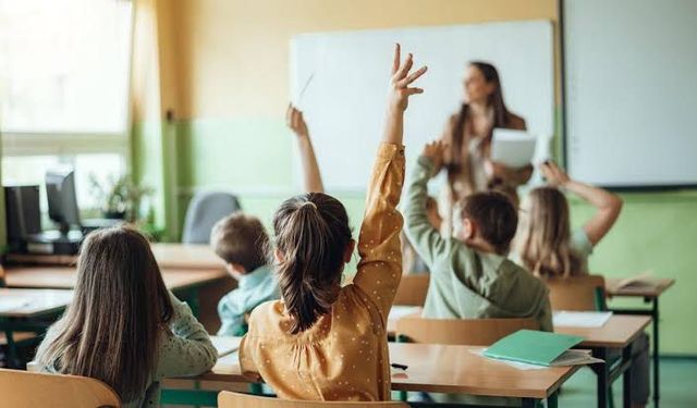 MEB 2026-2027 eğitim takvimini açıkladı! Okullar ne zaman açılacak? Ara tatil dönemleri netleşti