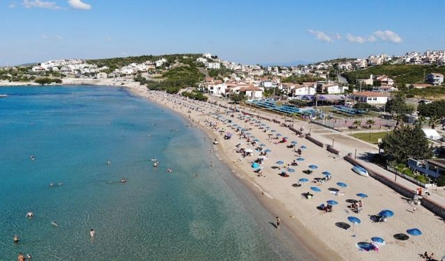 İzmir’in en sakin sahillerinden biri! Ailelerin birinci tercihi: İncecik kumu ve cam gibi deniziyle uygun fiyatlı plaj!