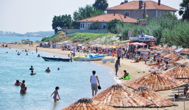 Biga'da ulaşımı kolay, ücretsiz ve Mavi Bayraklı tek rota! Kum denizi ile ailelerin favorisi, üst üste ödül alan plaj