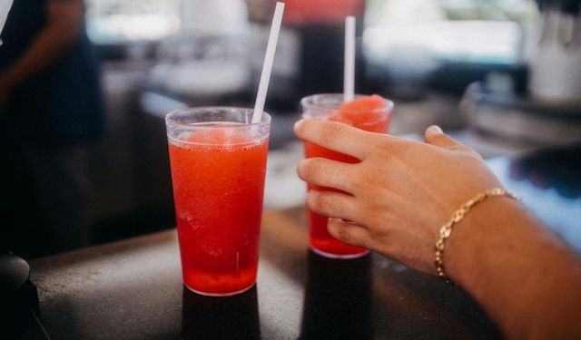 Restoranlarda buz kullanırken iki kez düşünün! Buz sandığınız kadar masum değil: Serinlerken sağlığınızdan olmayın