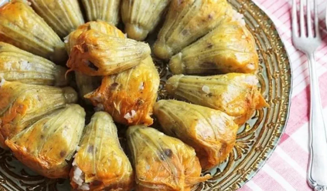 İzmirlilerin vazgeçilmez mis kokulu lezzeti: Kabak çiçeği dolması tarifi