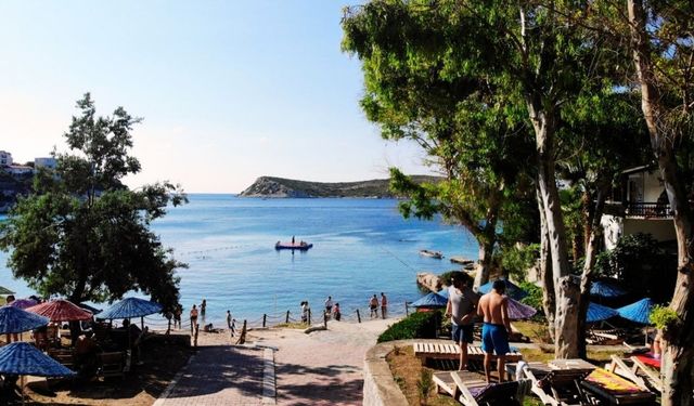 Karaburun’un en temiz plajlarından biri! Hem ücretsiz hem de Mavi Bayraklı: Ulaşımı kolay ve doğanın içindeki o rota