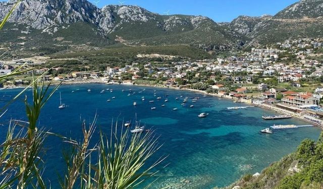 Ne Alaçatı ne Çeşme! Karaburun'da yer alan bu plaj görenleri büyülüyor: ESHOT’a atlayan soluğu burada alıyor