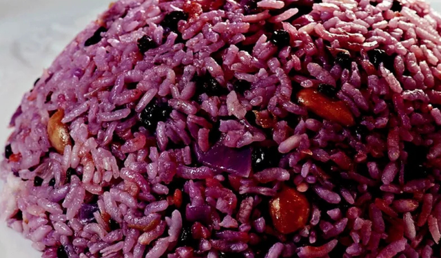 Çocuklar bu lezzete bayılacak! Yemek yemeyen çock bile her gün bu u isteyecek: Pilavın en güzel hali, hem de mor renkli