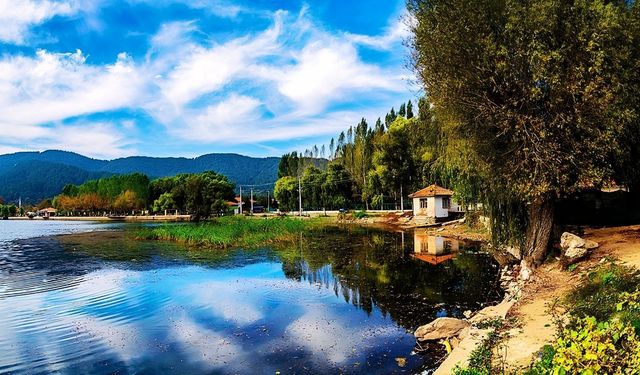 Bu manzaralar İsviçre'yi andırıyor! İzmir'in arka bahçesi: İzmir’de turist akınına uğrayan en popüler ilçe oldu