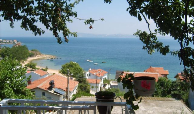 Bu köyde evi olan yaşadı! Balıkesir’in tertemiz, Mavi Bayraklı plajı ve sakin doğasıyla hem yaz hem kış cenneti