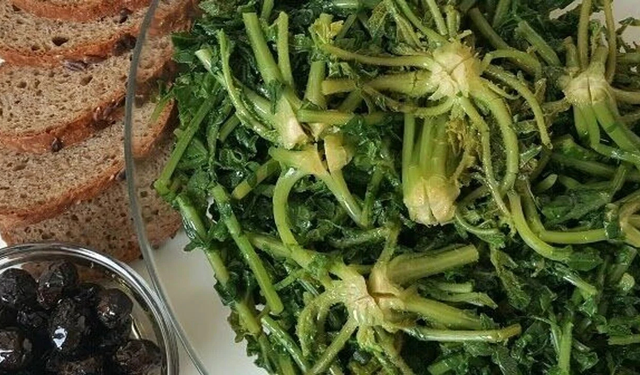 İzmir'in doğasından geliyor: Turp Otu Salatası nasıl yapılır?
