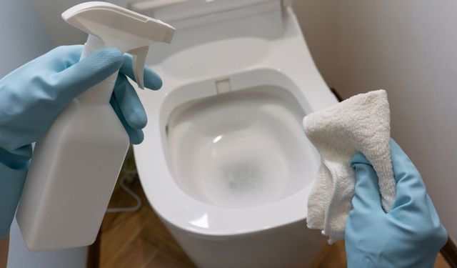 Giderden kötü koku geliyorsa bu yöntemi deneyin! İki malzemeyle kokudan eser kalmayacak