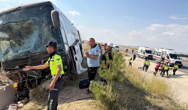 Yolcu otobüsü şarampole savruldu! Çok sayıda yaralı var