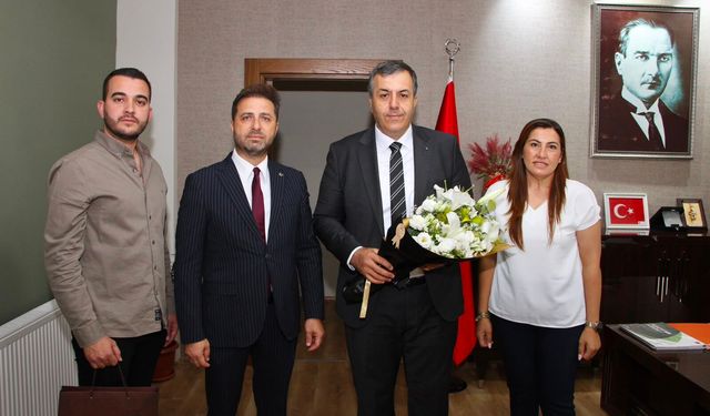 AK Parti’den Kaymakam Yakuta’ya "hayırlı olsun" ziyareti! Tire’de yeni dönem mesajı verildi