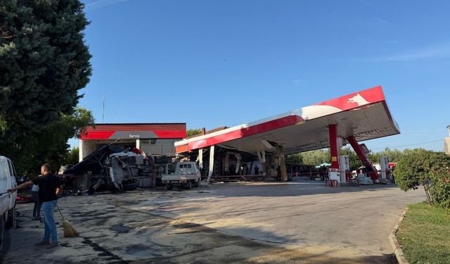 Markette alışveriş yaparken canından oldu! TIR benzin istasyonuna daldı