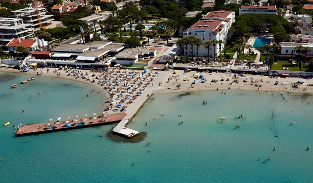 Çeşme'nin beyaz kumlu saklı güzelliği! Ilıca'yı andırıyor ama daha sakin