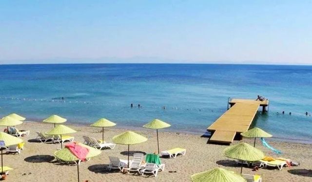 İzmir’e sadece 50 kilometre uzaklıkta! Tatil köyü değil adeta küçük bir tatil şehri: Kum, deniz ve eğlence bir arada