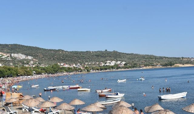 İzmir’de cam gibi deniziyle büyülüyor! Kalabalıktan kaçanların yeni rotası: Gören bir daha vazgeçemiyor