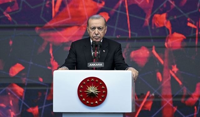 Cumhurbaşkanı Erdoğan'dan 15 Temmuz mesajı! "Devletimiz hainlerin başını ezecek kudrete sahiptir"