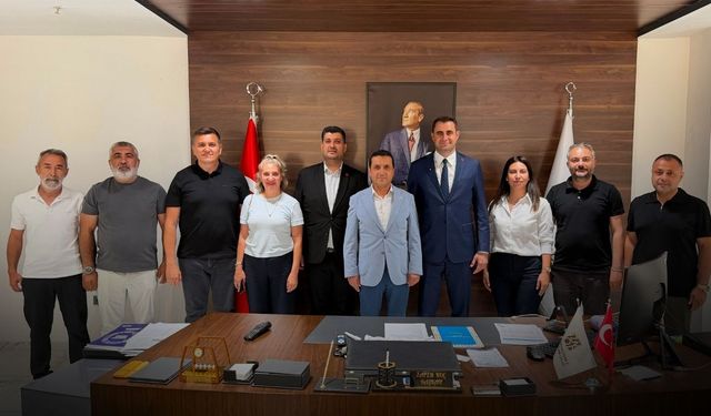Güç'ten mobilyacı esnafına ziyaret! "İş dünyası kan kaybediyor"
