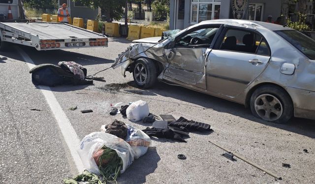 Kamyona çarpan otomobil takla attı! 7 yaşındaki çocuk hayatını kaybetti