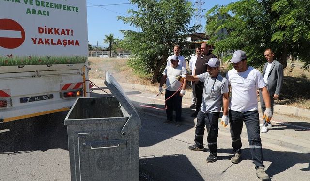 Menderes'te saha mesaisi sürüyor: Başkan Çiçek çalışmaları yerinde inceledi