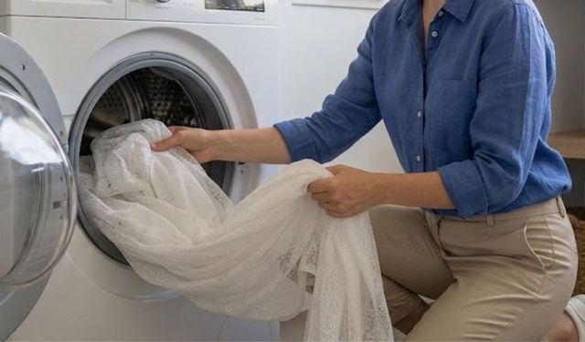 Perdeler kötü kokuları sünger gibi çekiyor! İşte sinmiş kokuları önlemenin kesin çözümü