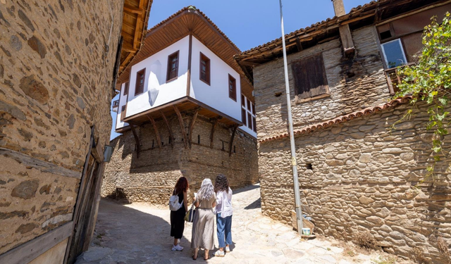 İzmir’in tarihi yapıları sıkı takipte! Her tadilat denetleniyor