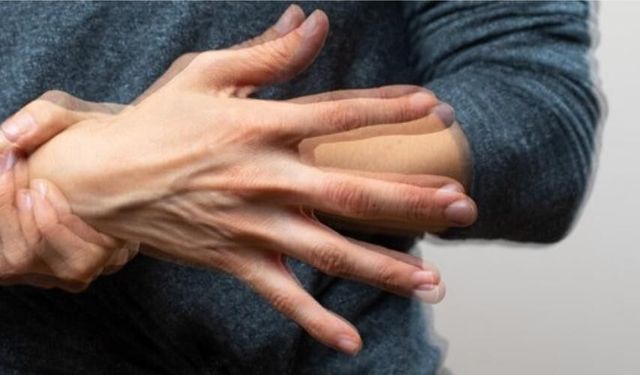 Titreme ve hareketlerde yavaşlama varsa dikkat! Parkinson'da erken teşhis neden bu kadar önemli?