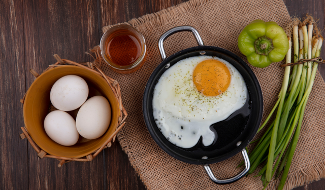 Kahvaltıda yumurtayı böyle yapanlar daha kabarık sonuç alıyor! Omletin meğer bilinmeyen püf noktası varmış
