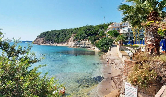 İzmir’in gizli cenneti! Berrak denizi ve heybetli falezleriyle görenleri kendine hayran bırakıyor