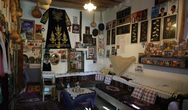 Babasından kalan iki eşyayla başladı: 35 yılda 3 bin parçalık müze kurdu