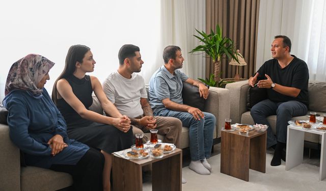 Başkan Eşki, Şehit Cankaya’nın ailesinin evine konuk oldu