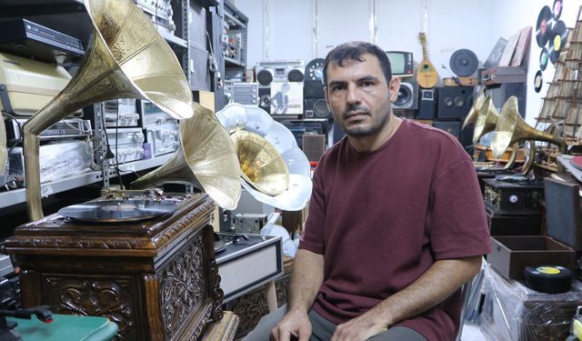 Geçmişin sesini tamir ediyor: Yüz yıllık gramofonları yeniden çalıştırıyor