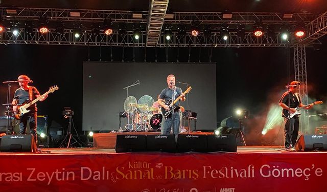 Gömeç’te Zeytindalı Festivali başladı: Grup 84 sevilen şarkılarını söyledi