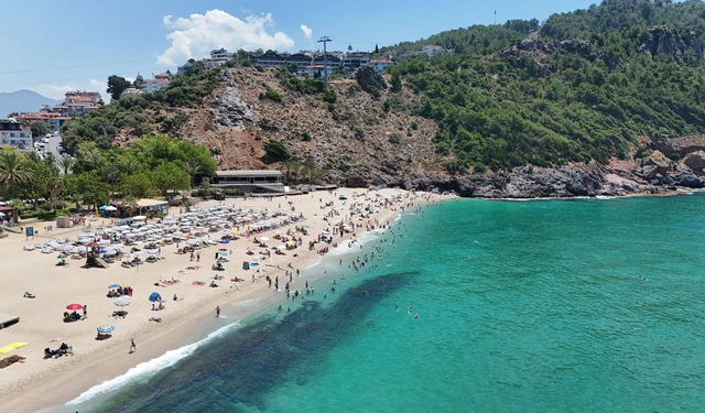 Bu plaj hem mavi bayraklı hem de girişi ücretsiz! Efsanelerin izini taşıyan altın kumlar ve turkuaz deniz