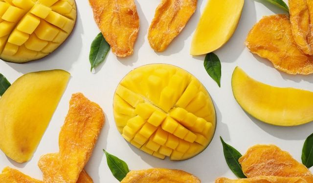 Mango kurusunu böyle hazırlayanlar bir daha hazır paket almıyor! Yazın yapan kışın da tüketiyor