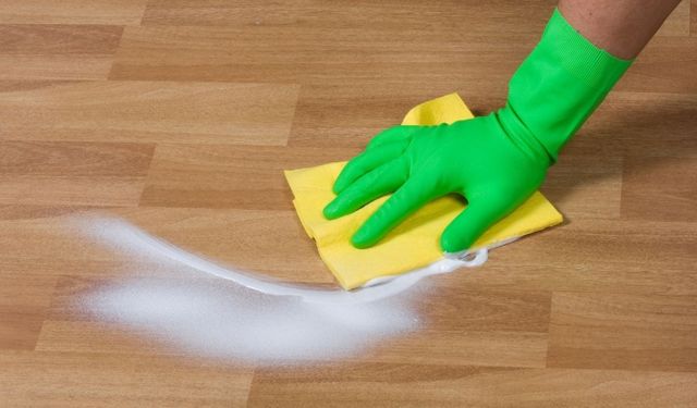 Parkeleriniz kabardı mı? Çözümü sandığınızdan da basit! Şişmesi meğer böyle iniyormuş