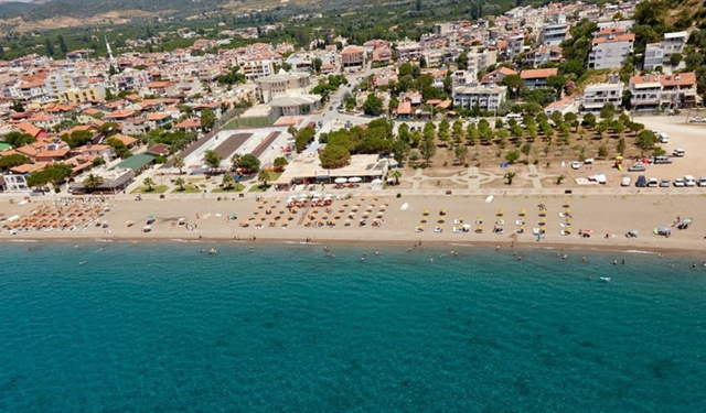 İzmir’de deniz keyfinin en ekonomik adresi! Hem ücretsiz hem kumluk üstelik Mavi Bayraklı