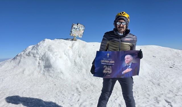 Partisinin 25. yılı için Ağrı Dağı’na çıktı! AK Partili Kişili’den zirve mesajı