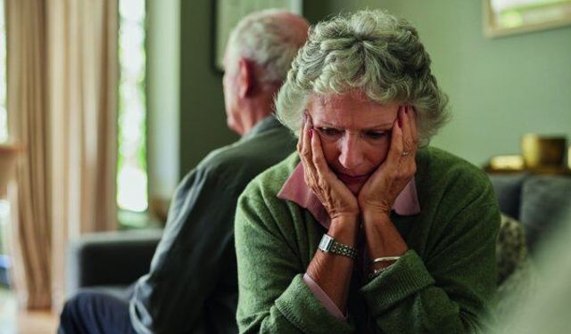 Alzheimer hastalığında erken belirtiler neler? Unutkanlık ne zaman riskli hale geliyor?