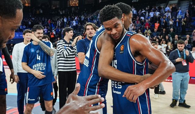 EuroLeague’de Türk gecesi! Anadolu Efes ve Fenerbahçe’den çifte galibiyet