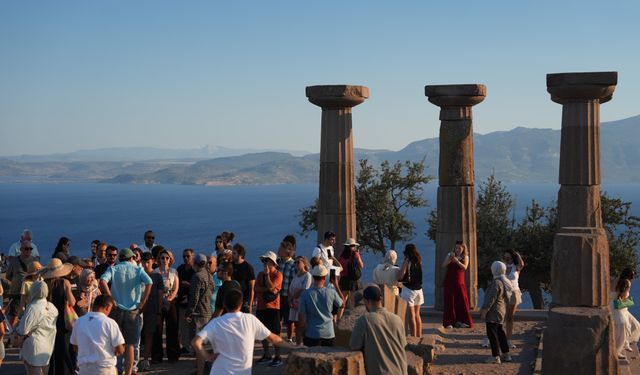 Çanakkale Kültür Yolu Festivali’nde üçüncü gün: Assos Ören Yeri uzman eşliğinde keşfedildi