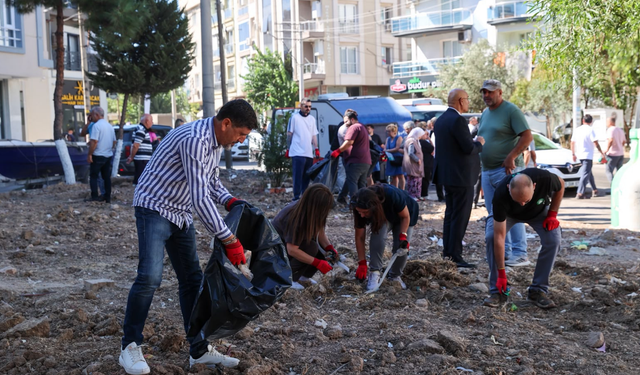 Dünya Temizlik Günü’nde Buca’da yoğun mesai! Yollar süpürüldü, çöp konteynerleri dezenfekte edildi
