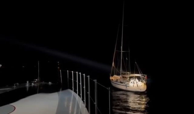 İzmir açıklarında göçmen operasyonu: 56 kişi yakalandı