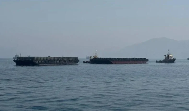 Hürmüz Boğazı’nda flaş gelişme! 2,5 milyon varil petrol taşıyan tanker vuruldu iddiası
