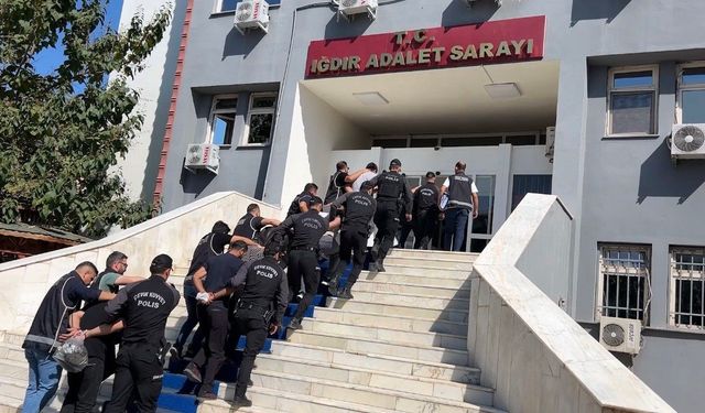 İzmir dahil 22 ilde siber suç operasyonu: 327 şüpheliden 137’si tutuklandı
