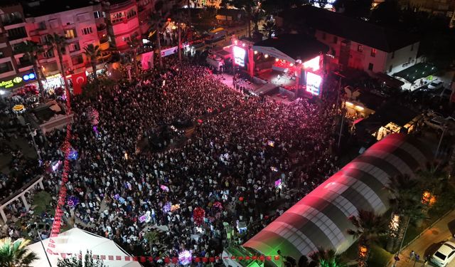 Menemen’de Sefo rizgarı esti! On binler meydanı doldurdu