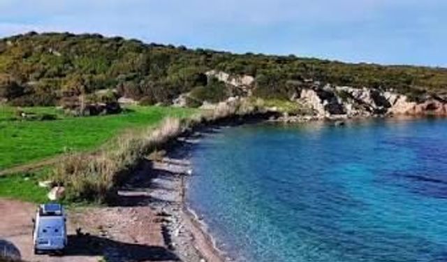 Ne Çeşme ne Foça! 600 metrelik toprak yolun sonunda cam gibi deniz: Giriş ücretsiz, deniz akvaryum gibi