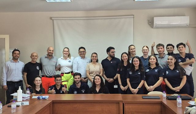 Almanya’dan İzmir’e geldiler! Paramedik eğitimi için Ege Üniversitesinde Türk öğrencilerle buluştular