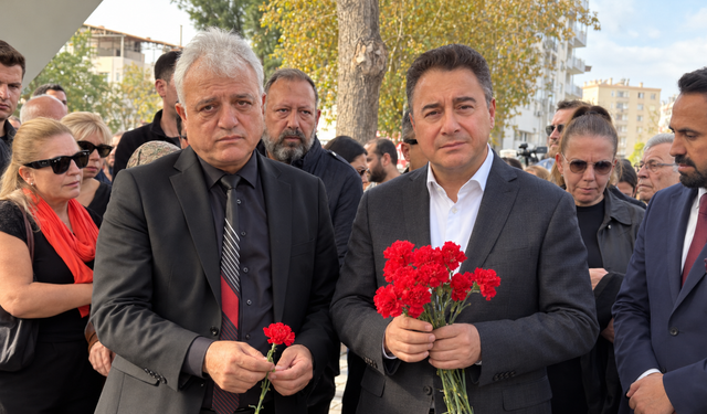 İzmir’de 117 can anıldı, yarım kalan umutlar anlatıldı! “Hak Takip Masası kurulmasını talep ediyoruz”